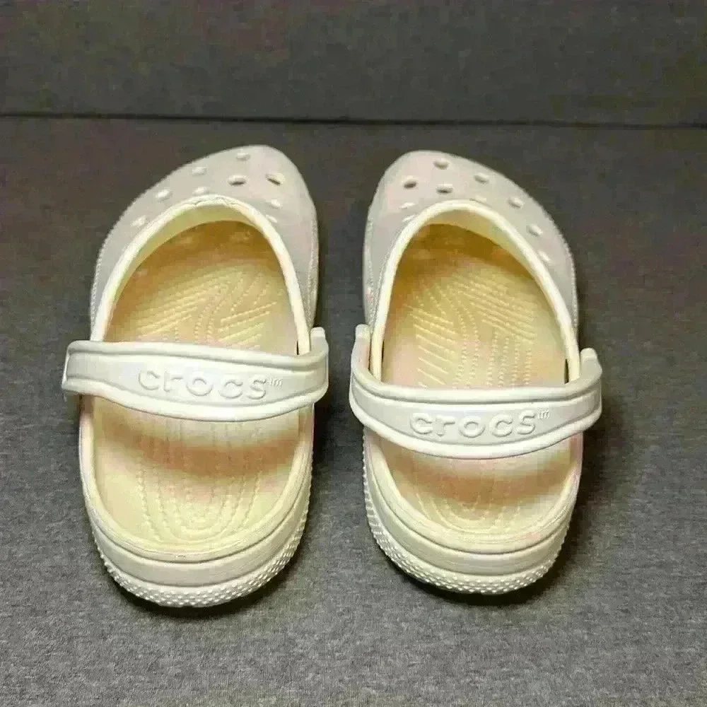 CROCS Classic White Clog Slip On Durable and Lightweight US Men's 6 or Women’s 8 - Picture 5 of 11